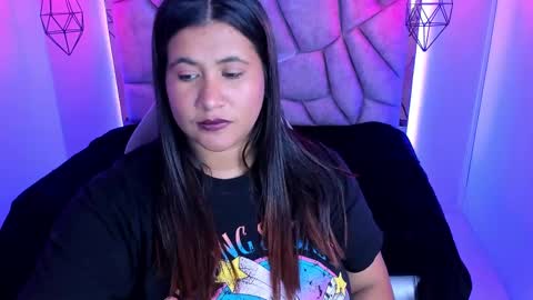 Snapshot of naia_karter chatting on January 10, 7:43 pm online show from January 10, 7:43 pm