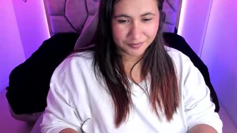 Snapshot of naia_karter chatting on January 14, 7:43 pm online show from January 14, 7:43 pm