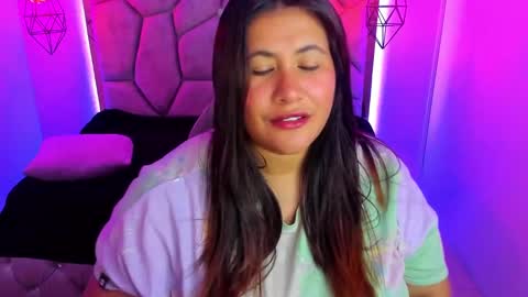 Snapshot of naia_karter chatting on January 31, 6:57 pm online show from January 31, 6:57 pm