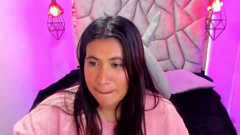 Snapshot of naia_karter chatting on February 5, 1:04 am online show from February 5, 1:04 am