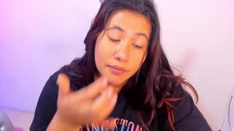 Snapshot of naia_karter chatting on February 15, 7:06 pm online show from February 15, 7:06 pm