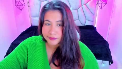 Snapshot of naia_karter chatting on February 21, 7:21 pm online show from February 21, 7:21 pm