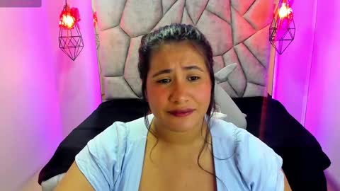 Snapshot of naia_karter chatting on March 5, 6:45 pm online show from March 5, 6:45 pm