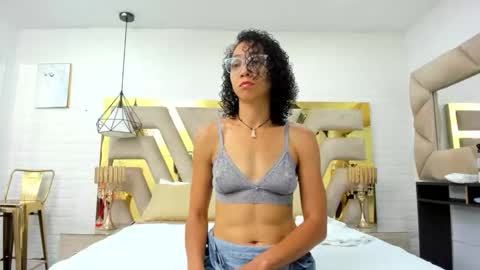 Snapshot of naia_rossee chatting on September 24, 1:25 pm Beauty Naia online show from September 24, 1:25 pm