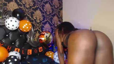 Snapshot of naiagils chatting on October 30, 7:58 pm Naia online show from October 30, 7:58 pm