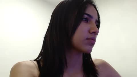 Snapshot of naiakit18 chatting on January 11, 1:37 am naiakit18 online show from January 11, 1:37 am