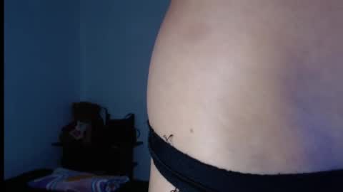 Snapshot of naiakit18 chatting on March 6, 10:26 pm naiakit18 online show from March 6, 10:26 pm