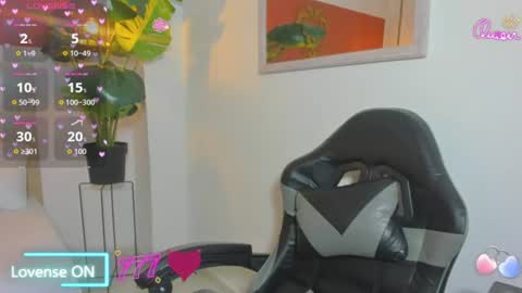N A I A R A online show from June 23, 7:56 pm