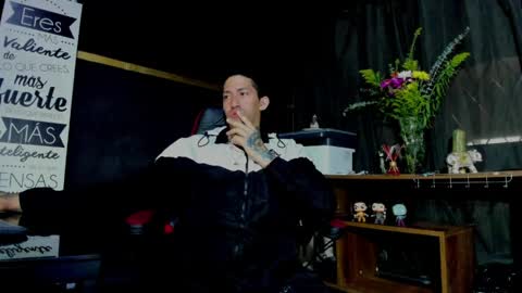 naider_1 online show from April 7, 5:08 am