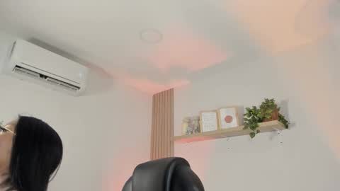 Snapshot of nakamura_san chatting on December 23, 10:13 am INSTAGRAM m2221 online show from December 23, 10:13 am