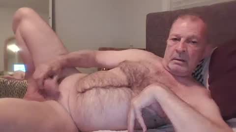 Snapshot of naked4ladies2 chatting on July 19, 5:33 am Naked4Ladies online show from July 19, 5:33 am