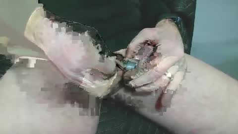 Snapshot of nakedbeachcouple chatting on January 19, 1:44 pm nakedbeachcouple online show from January 19, 1:44 pm