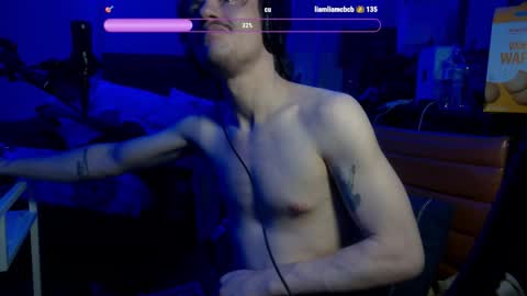 Snapshot of nakedboi420 chatting on March 4, 9:26 am mid-west guy living on the east coast trying to figure out where to go next online show from March 4, 9:26 am