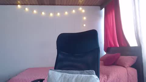 Snapshot of nala_foster chatting on December 8, 2:52 pm Nala online show from December 8, 2:52 pm