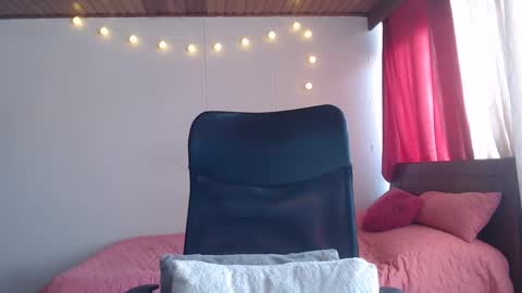 Snapshot of nala_foster chatting on December 21, 3:31 pm Nala online show from December 21, 3:31 pm