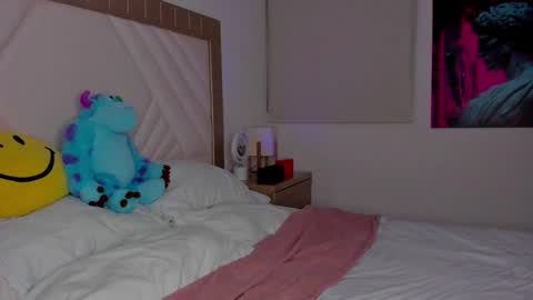 Snapshot of nalah_gomez_ chatting on December 18, 10:46 pm Nalah online show from December 18, 10:46 pm