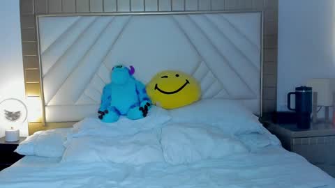 Snapshot of nalah_gomez_ chatting on January 4, 6:19 pm Nalah online show from January 4, 6:19 pm