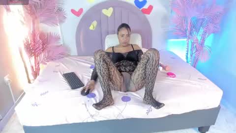 nalapalmer online show from June 29, 7:58 pm
