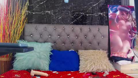 NALAROY online show from December 18, 7:08 pm