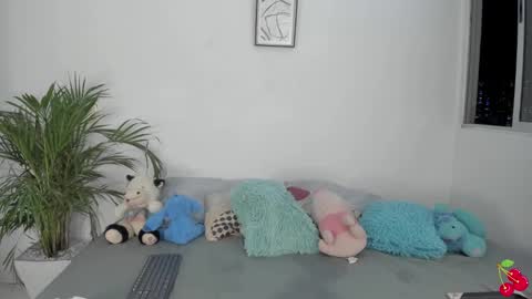 Snapshot of namibergman_ chatting on December 6, 1:51 am N A M I - OF namibergmant online show from December 6, 1:51 am