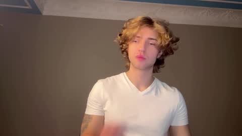 Snapshot of namiraaxel chatting on November 12, 9:25 pm Georges online show from November 12, 9:25 pm