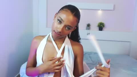 Namoi Smith online show from December 23, 9:59 am