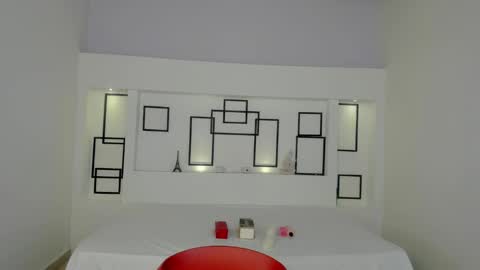 Namoi Smith online show from February 11, 10:04 am