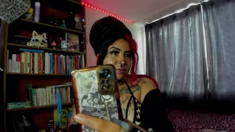 Val  online show from October 24, 9:22 pm