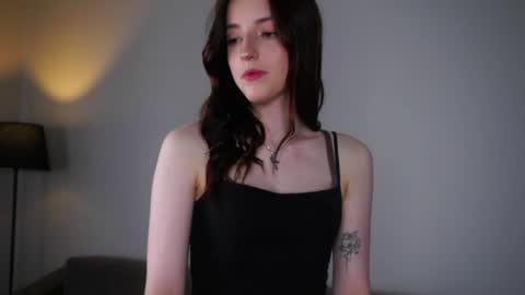 Elizabeth online show from June 25, 2:22 am