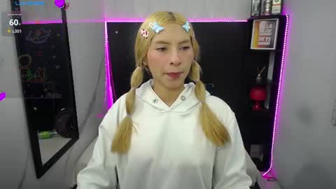 Snapshot of nancy_blonde chatting on July 2, 12:44 pm nancy blonde online show from July 2, 12:44 pm
