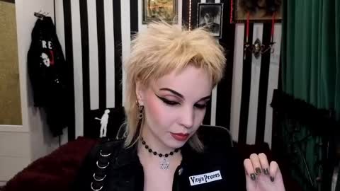 Nancy online show from October 24, 11:34 pm