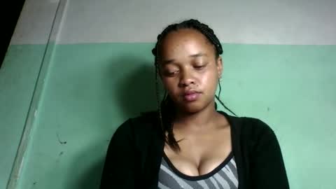 Snapshot of nandrianina416143 chatting on February 12, 4:07 am nandrianina416143 online show from February 12, 4:07 am