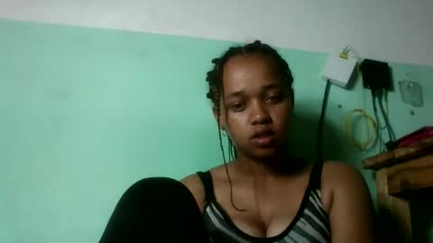 Snapshot of nandrianina416143 chatting on February 13, 4:41 am nandrianina416143 online show from February 13, 4:41 am