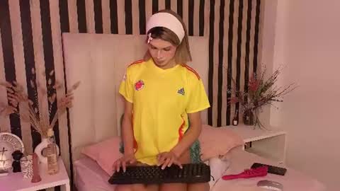 Snapshot of nano_kawaii chatting on June 17, 12:29 pm nano_kawaii online show from June 17, 12:29 pm