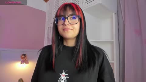 Naoko online show from December 6, 5:55 pm