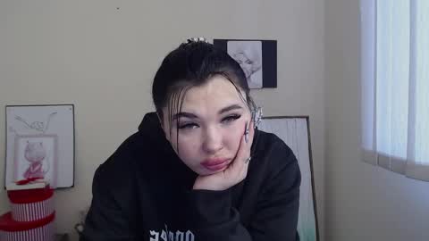Naomy online show from February 5, 1:54 pm