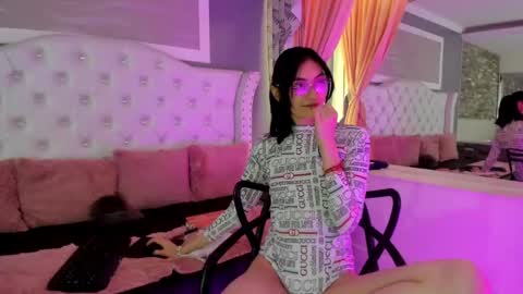 naomi online show from October 3, 1:41 pm