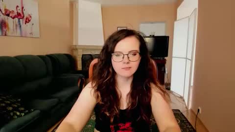 Snapshot of naomi_di chatting on June 10, 10:36 am naomi_di online show from June 10, 10:36 am