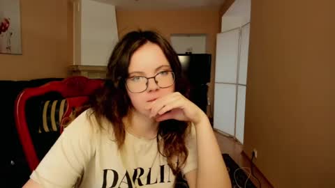 Snapshot of naomi_di chatting on June 13, 5:27 am naomi_di online show from June 13, 5:27 am