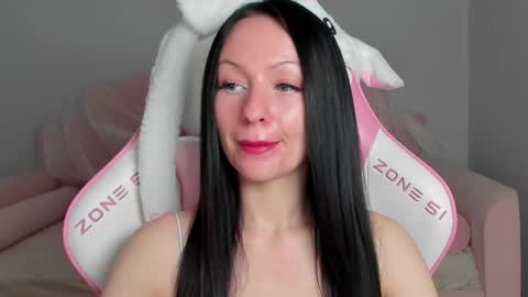 Naomi online show from November 28, 5:32 am