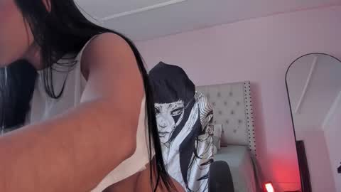 Heidy  online show from November 2, 5:15 pm