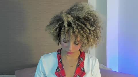 naomidawson online show from March 6, 12:07 am