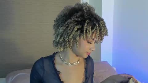 naomidawson online show from March 6, 11:45 pm