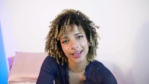 Snapshot of naomidawsonn chatting on May 27, 1:57 am naomidawson online show from May 27, 1:57 am