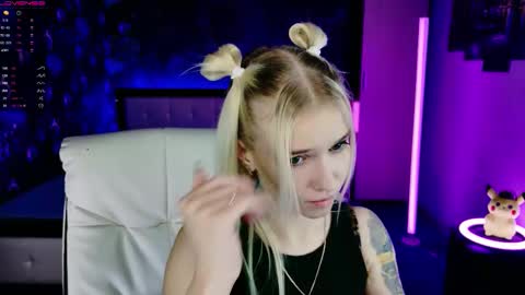 Snapshot of naomihita chatting on November 25, 2:39 pm naomihita online show from November 25, 2:39 pm