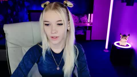 Snapshot of naomihita chatting on December 18, 1:17 pm naomihita online show from December 18, 1:17 pm