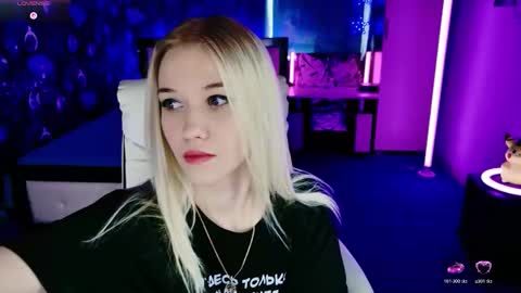 Snapshot of naomihita chatting on February 12, 8:53 am naomihita online show from February 12, 8:53 am