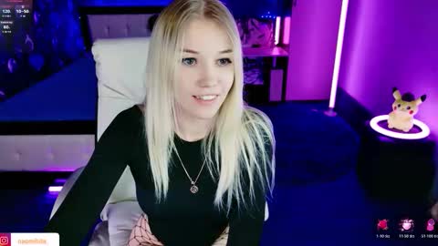 Snapshot of naomihita chatting on March 24, 1:38 pm naomihita online show from March 24, 1:38 pm