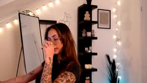 naomii_20 online show from September 18, 3:03 pm
