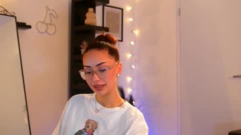 Snapshot of naomii_20 chatting on November 7, 3:12 pm naomii_20 online show from November 7, 3:12 pm